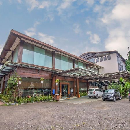 Takashimaya Hotel & Convention Lembang Buitenkant foto