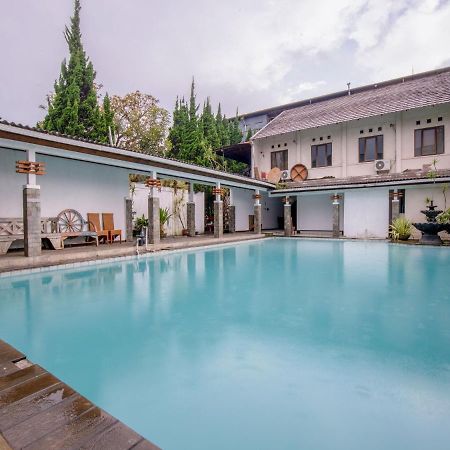 Takashimaya Hotel & Convention Lembang Buitenkant foto