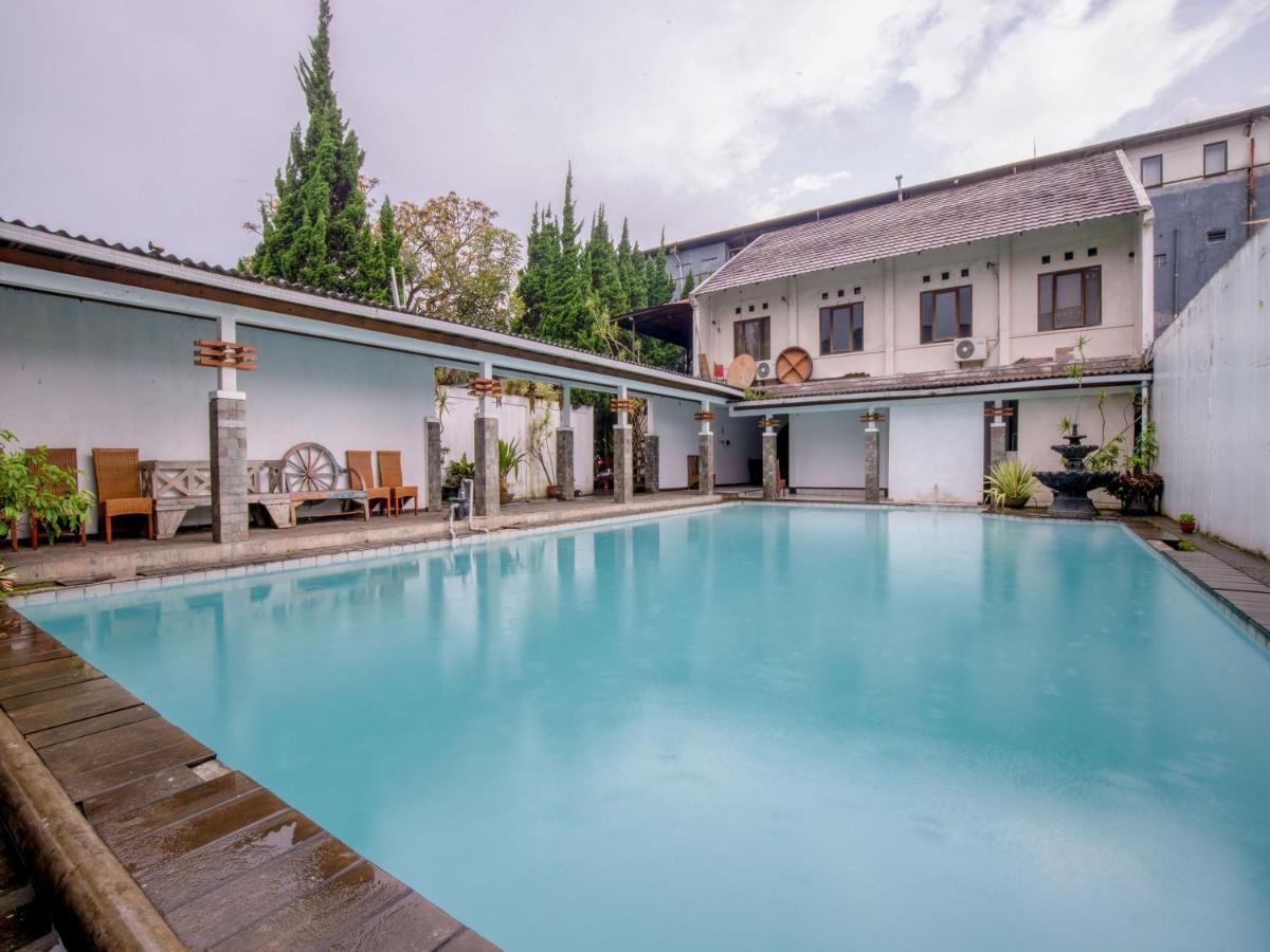 Takashimaya Hotel & Convention Lembang Buitenkant foto