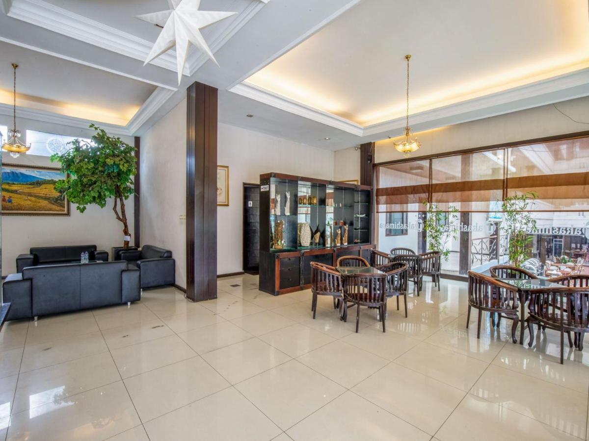 Takashimaya Hotel & Convention Lembang Buitenkant foto