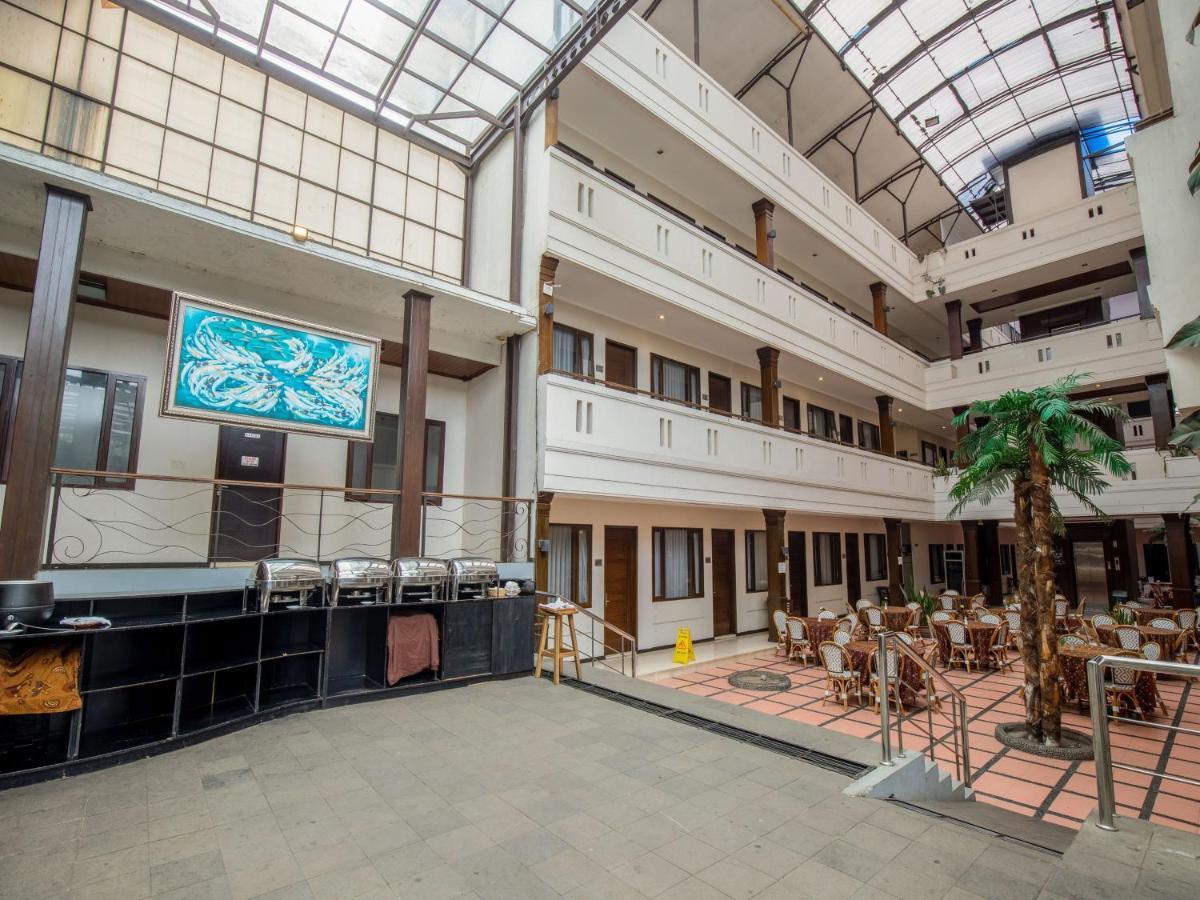 Takashimaya Hotel & Convention Lembang Buitenkant foto