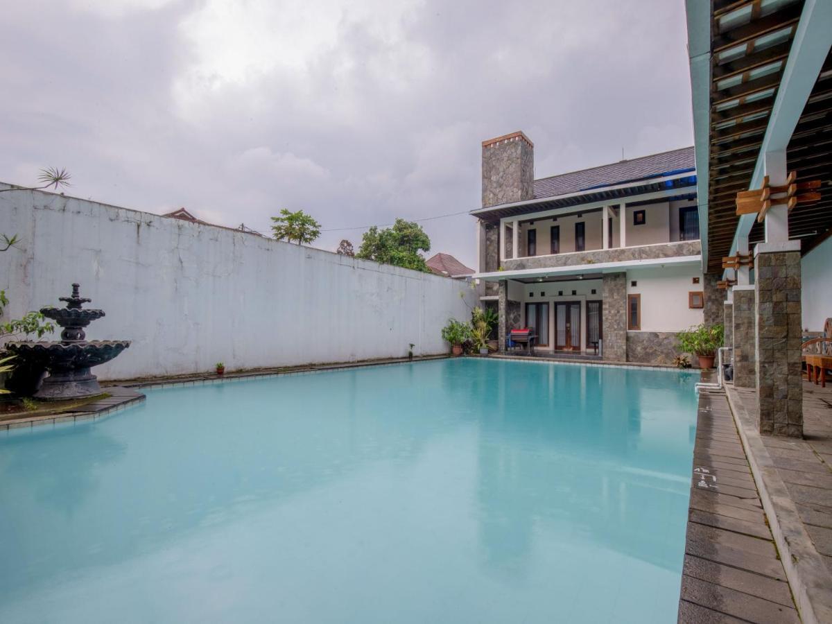 Takashimaya Hotel & Convention Lembang Buitenkant foto